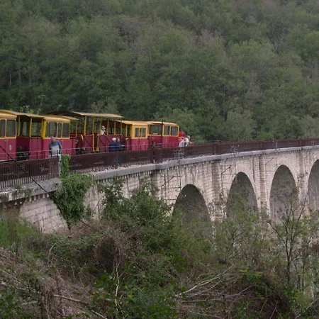 A Montvalent, Proche Rocamadour, Adult Only Vakantiehuis Montvalent